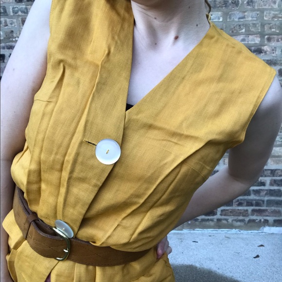 Vintage 1970s MOD mustard yellow vest with shell buttons - Picture 2 of 9